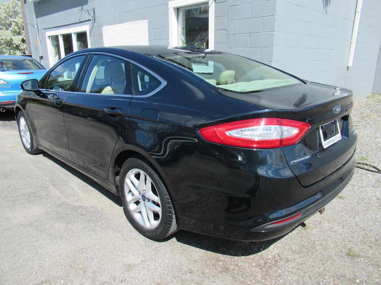 2014 Ford Fusion SE Photo