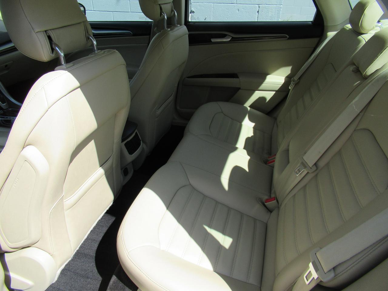 2014 Ford Fusion SE Photo