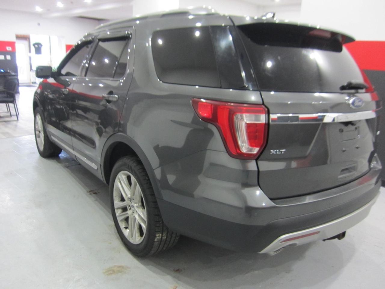 2017 Ford Explorer XLT Photo
