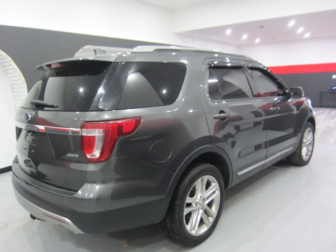2017 Ford Explorer XLT Photo
