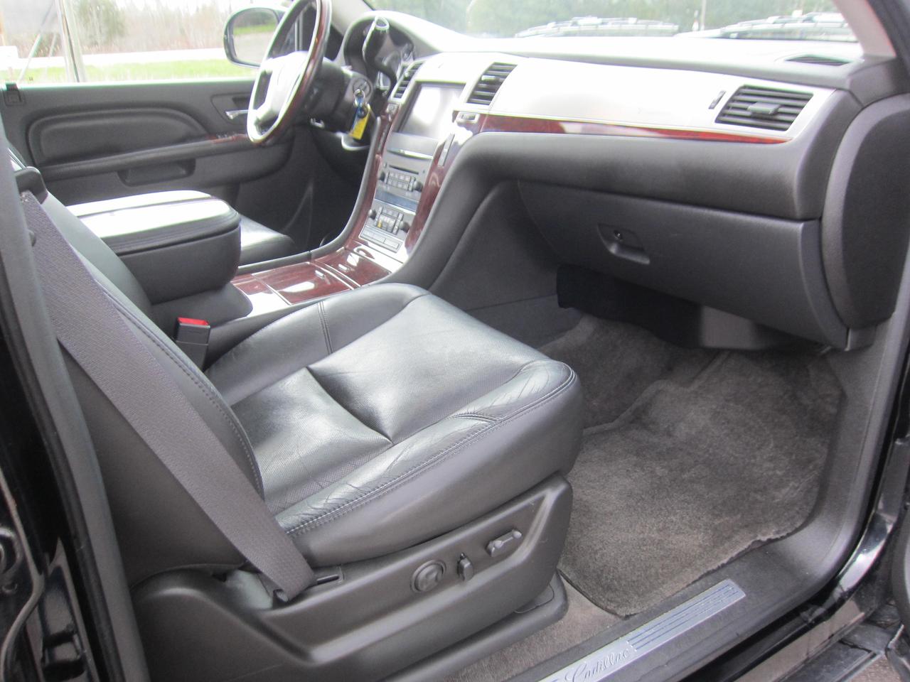 2011 Cadillac Escalade PREMIUM Photo
