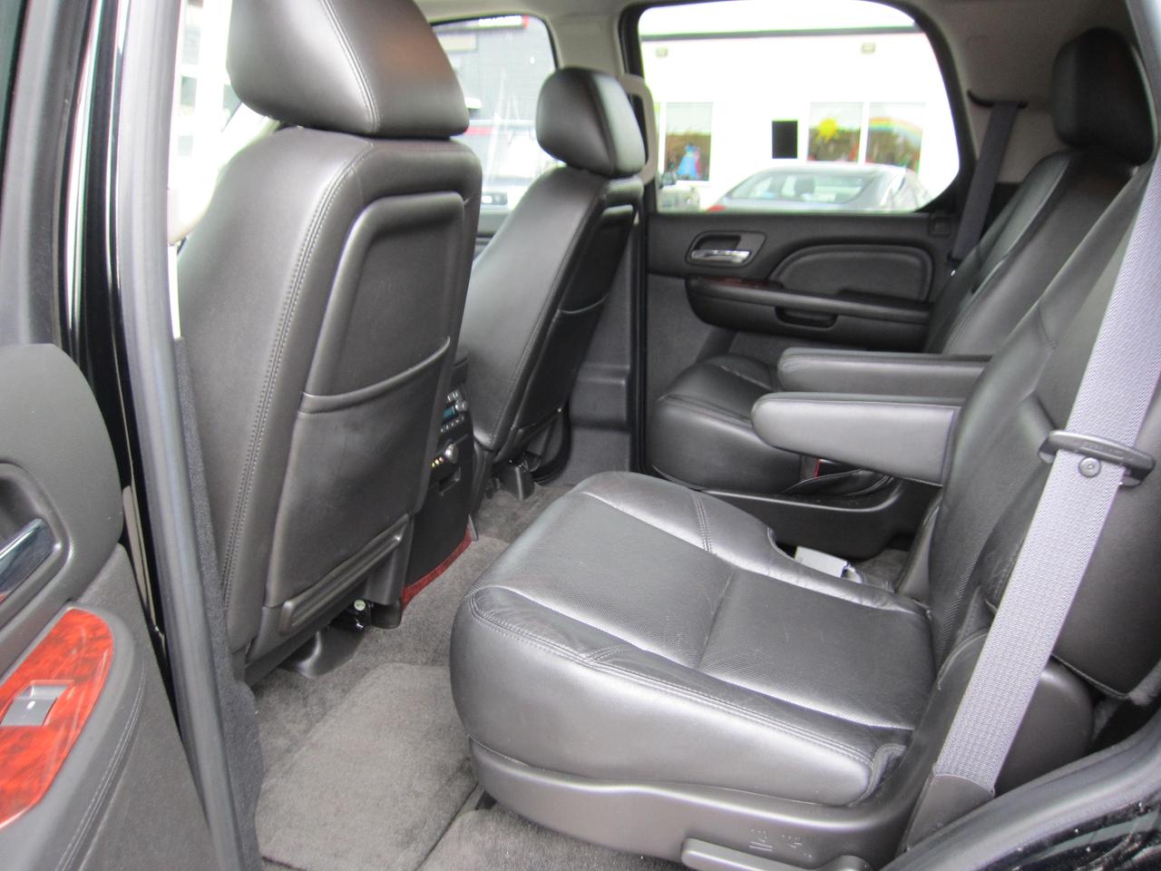 2011 Cadillac Escalade PREMIUM Photo