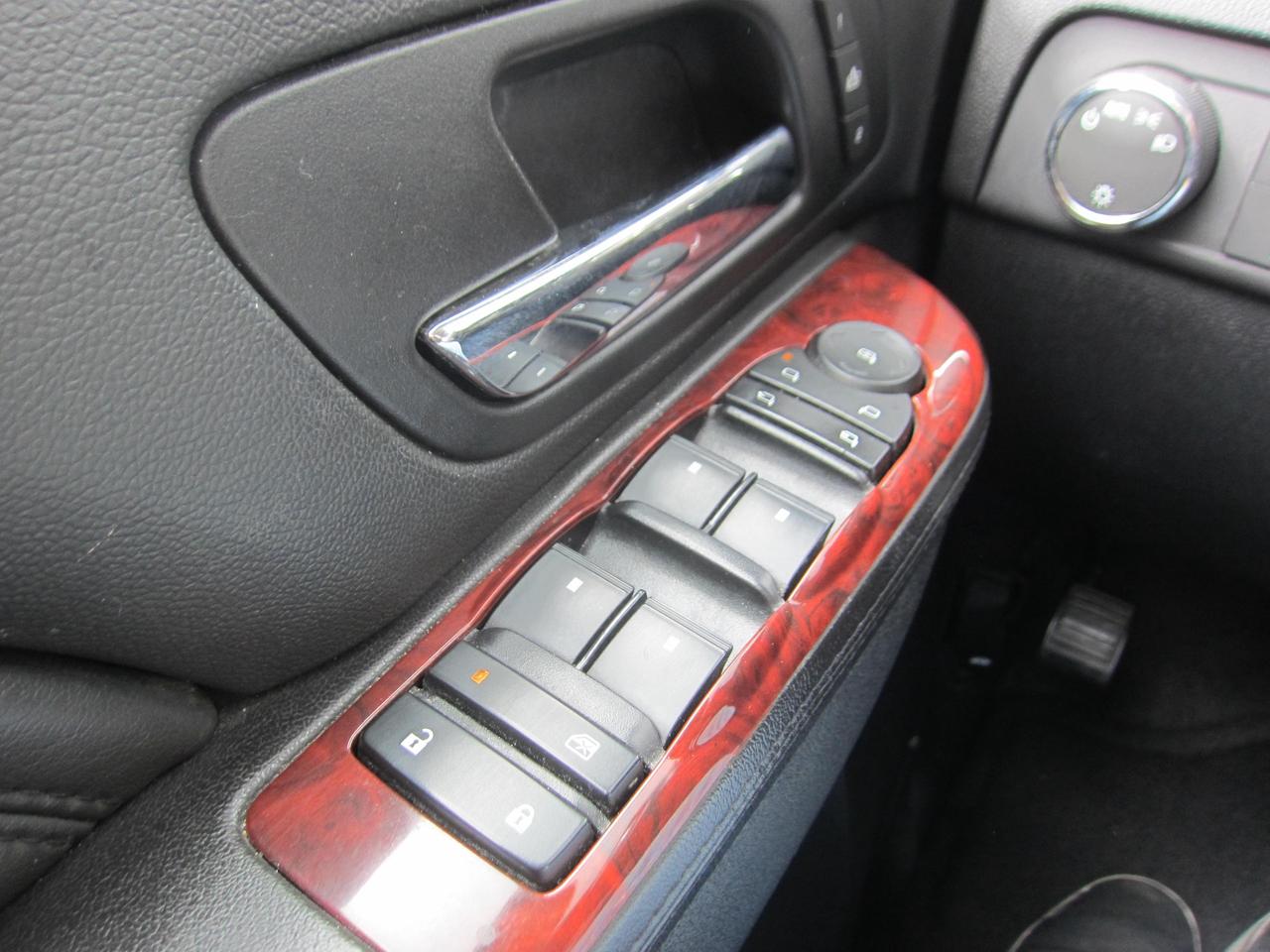 2011 Cadillac Escalade PREMIUM Photo