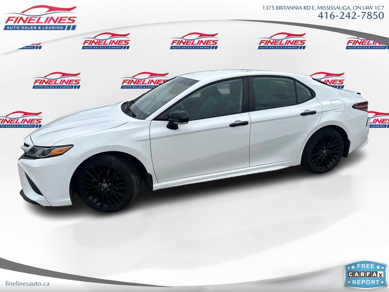 2020 Toyota Camry SE Photo