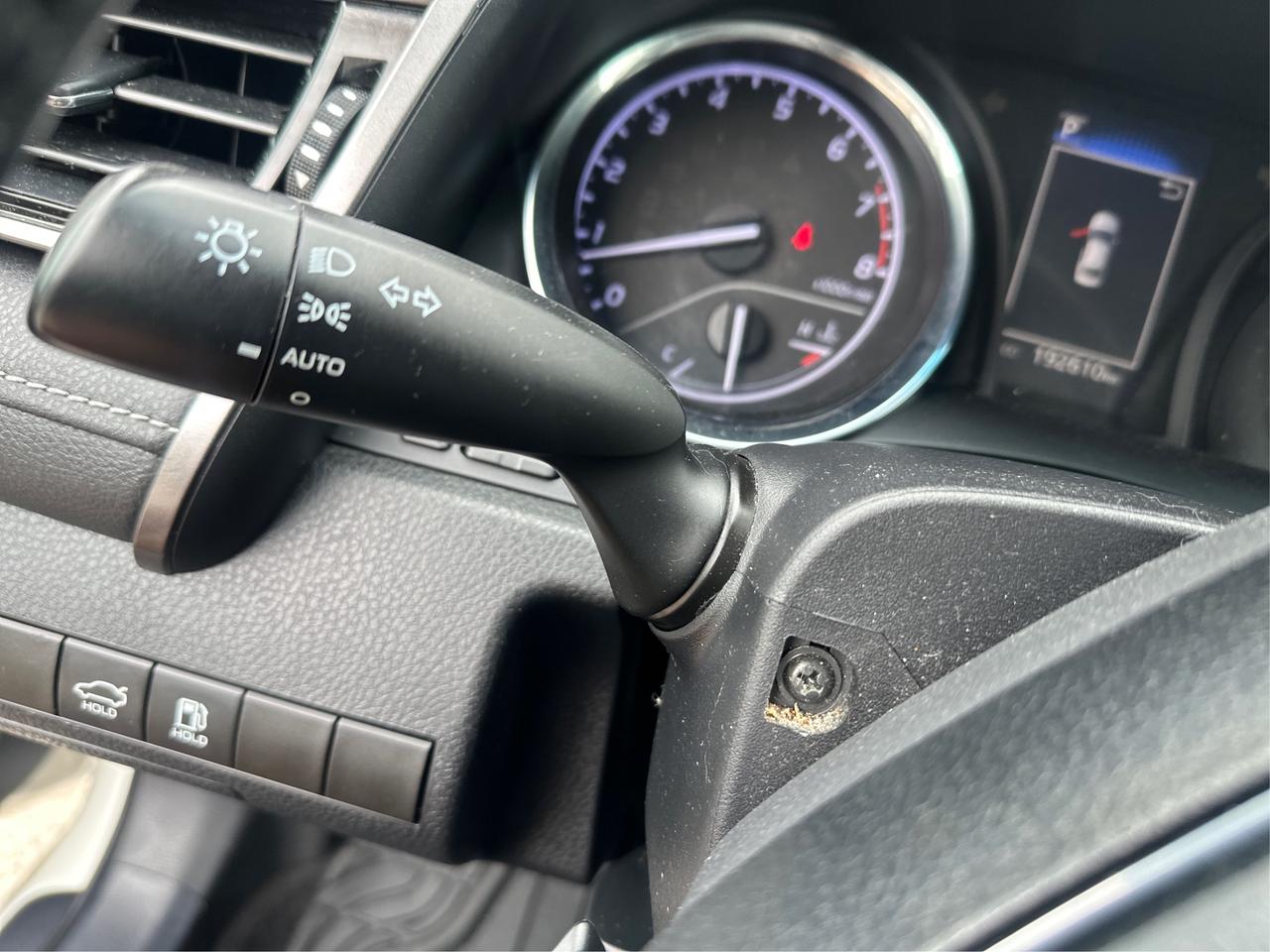 2020 Toyota Camry SE Photo