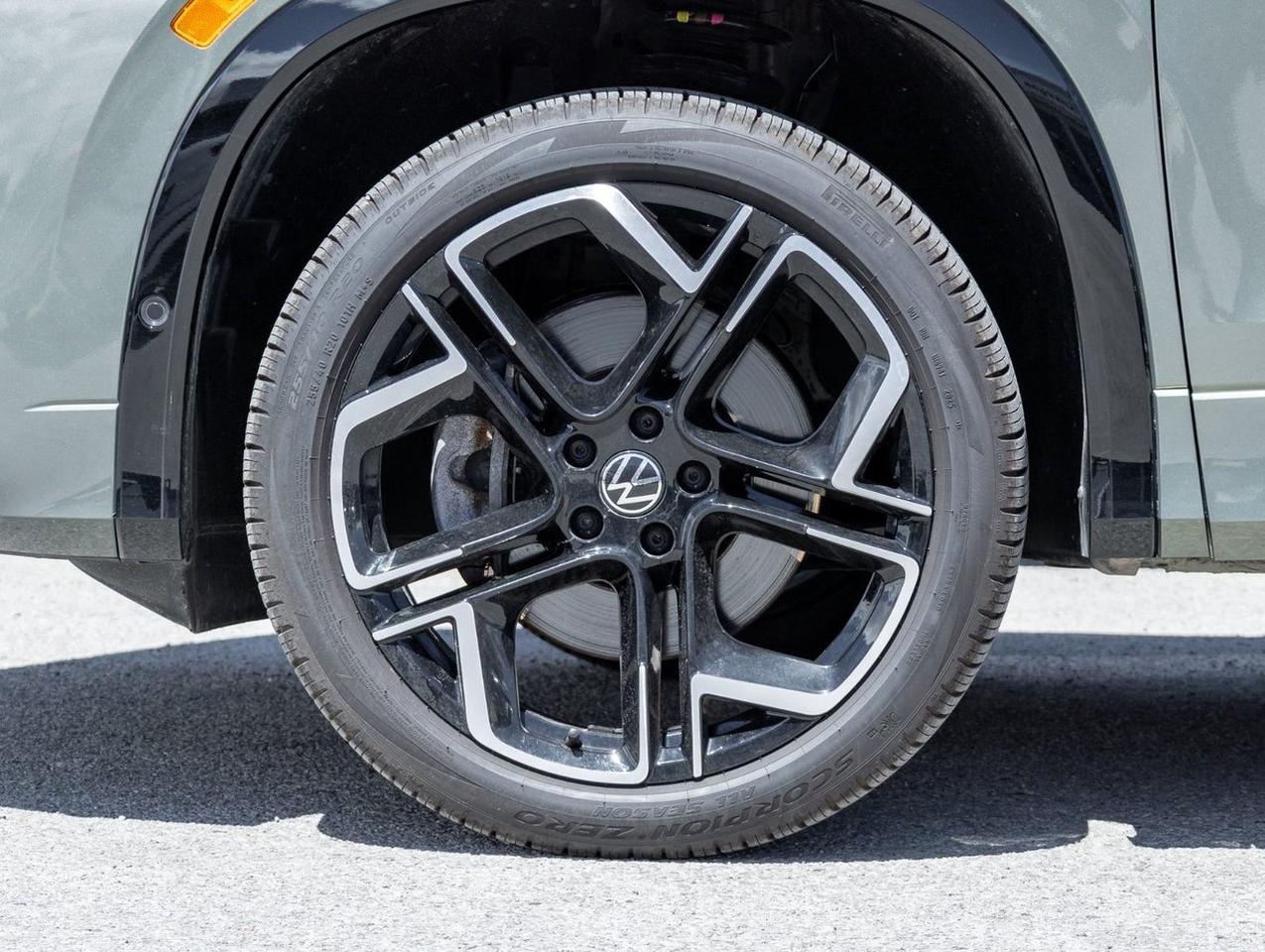 2026 Volkswagen Tiguan Highline Turbo R-Line Photo