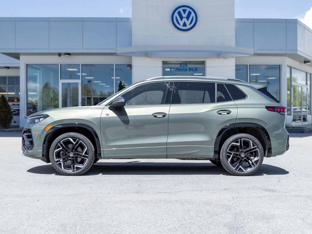 2026 Volkswagen Tiguan Highline Turbo R-Line Photo2