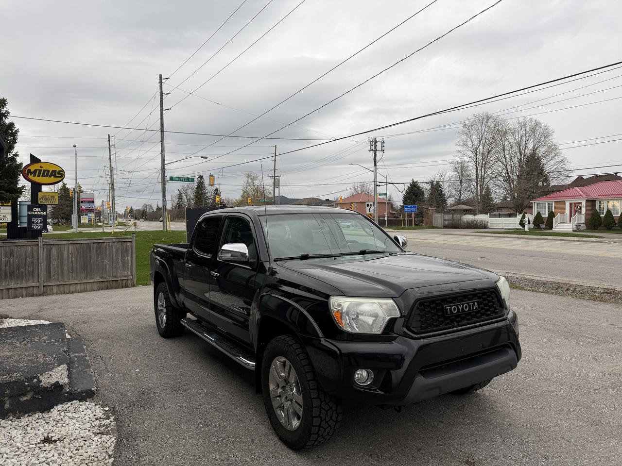 2015 Toyota Tacoma LIMITED Photo