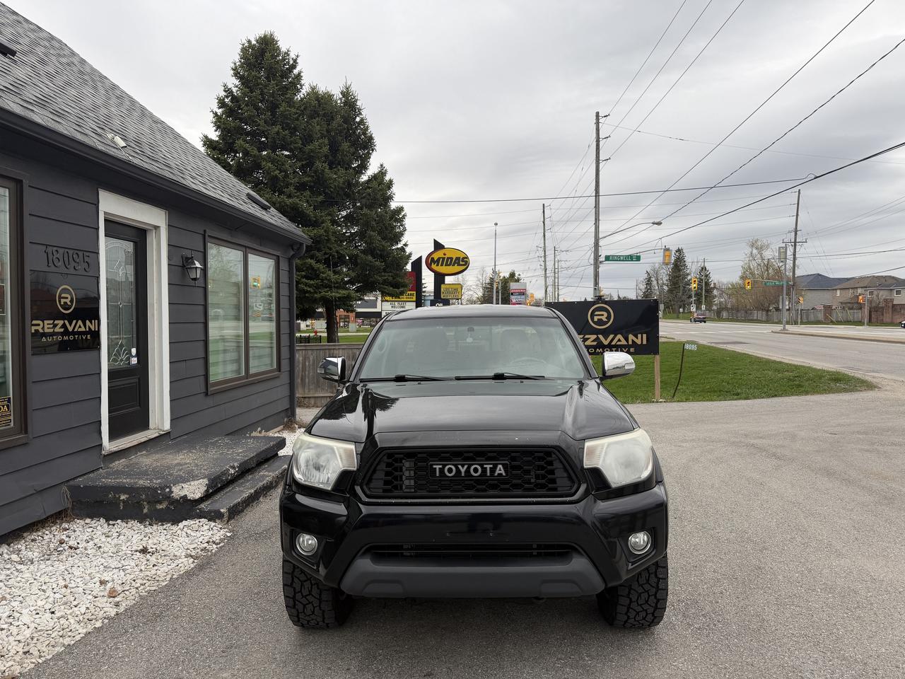 2015 Toyota Tacoma LIMITED Photo