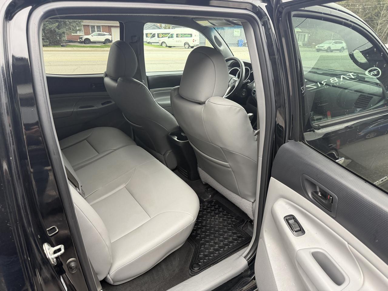 2015 Toyota Tacoma LIMITED Photo