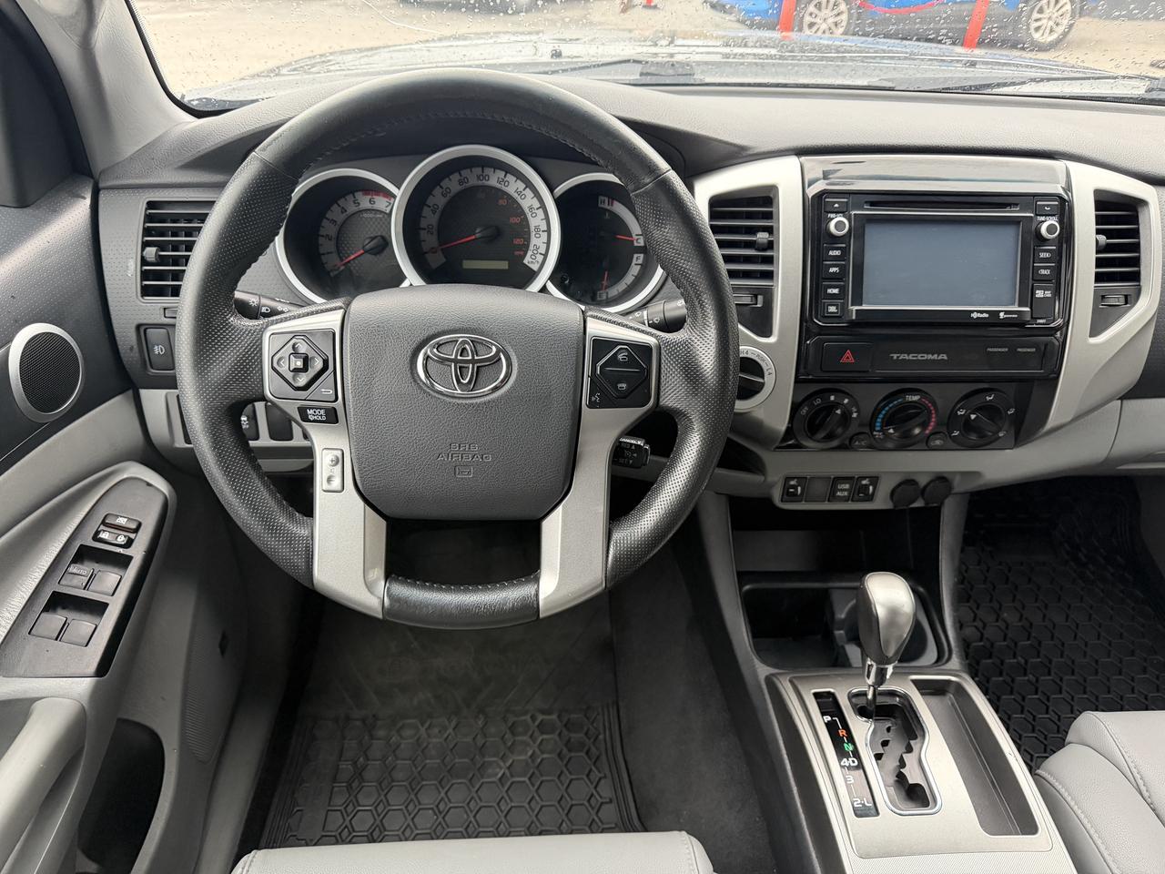 2015 Toyota Tacoma LIMITED Photo