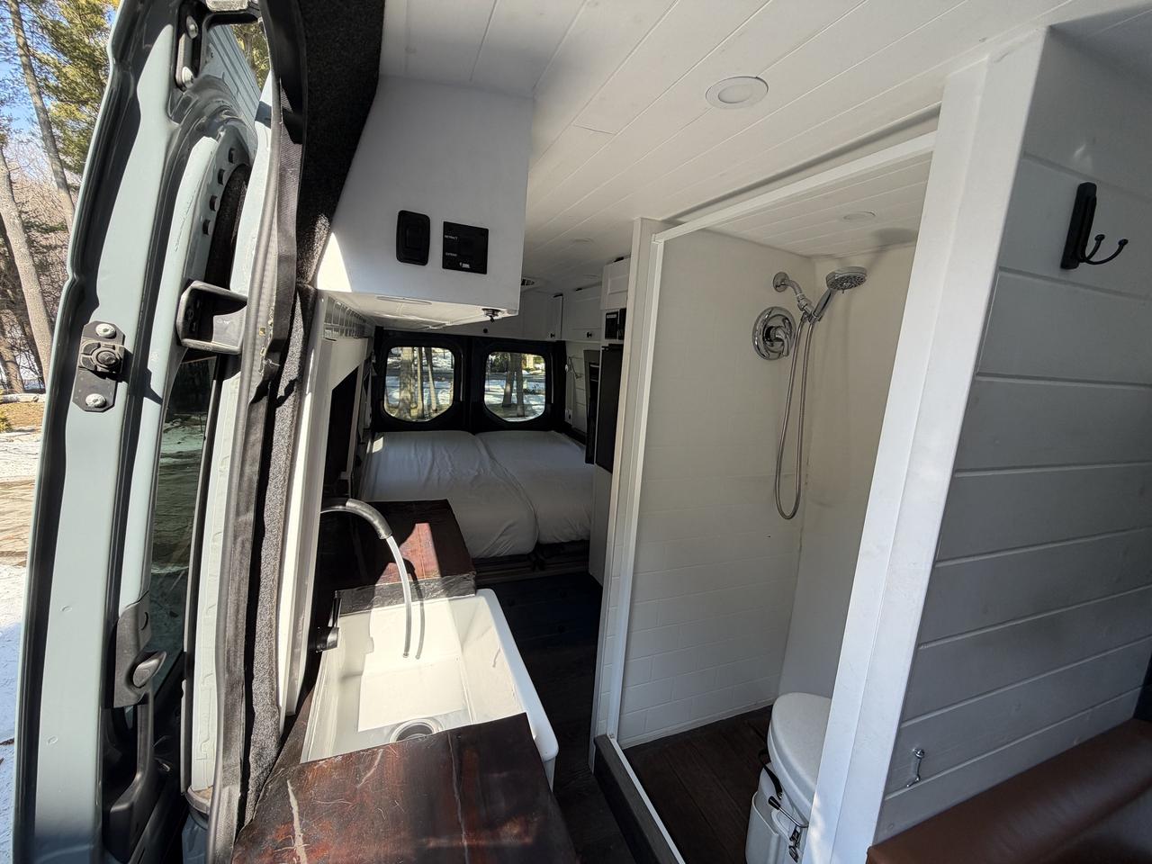 2019 Mercedes-Benz Sprinter 3500 V6 Turbo  Photo