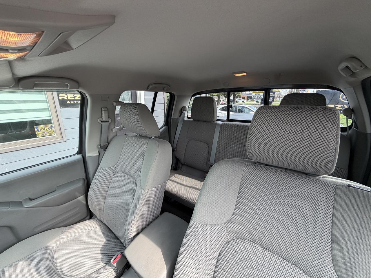 2015 Nissan Frontier SV Photo