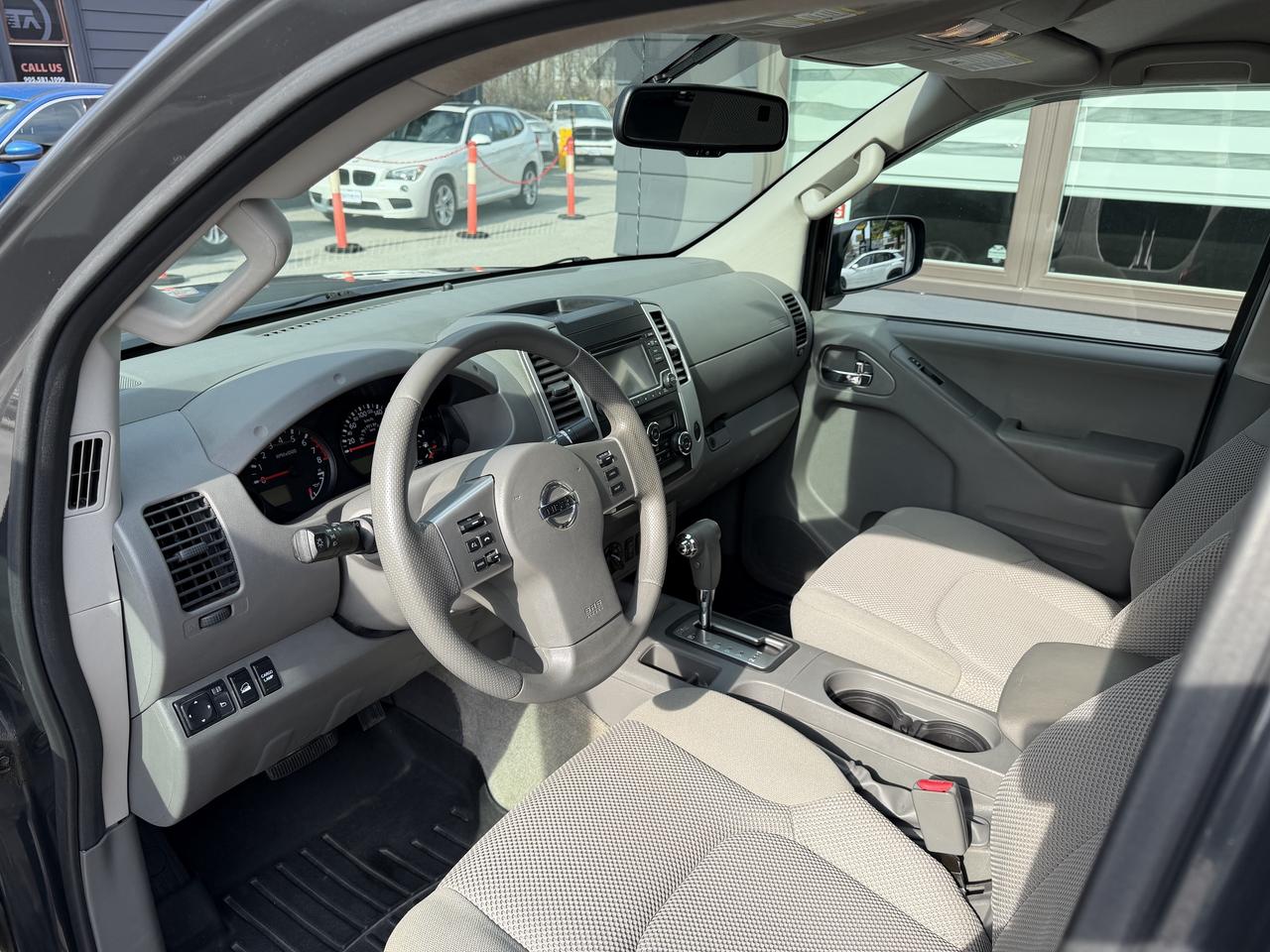 2015 Nissan Frontier SV Photo