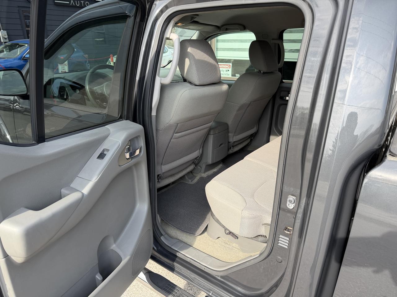 2015 Nissan Frontier SV Photo