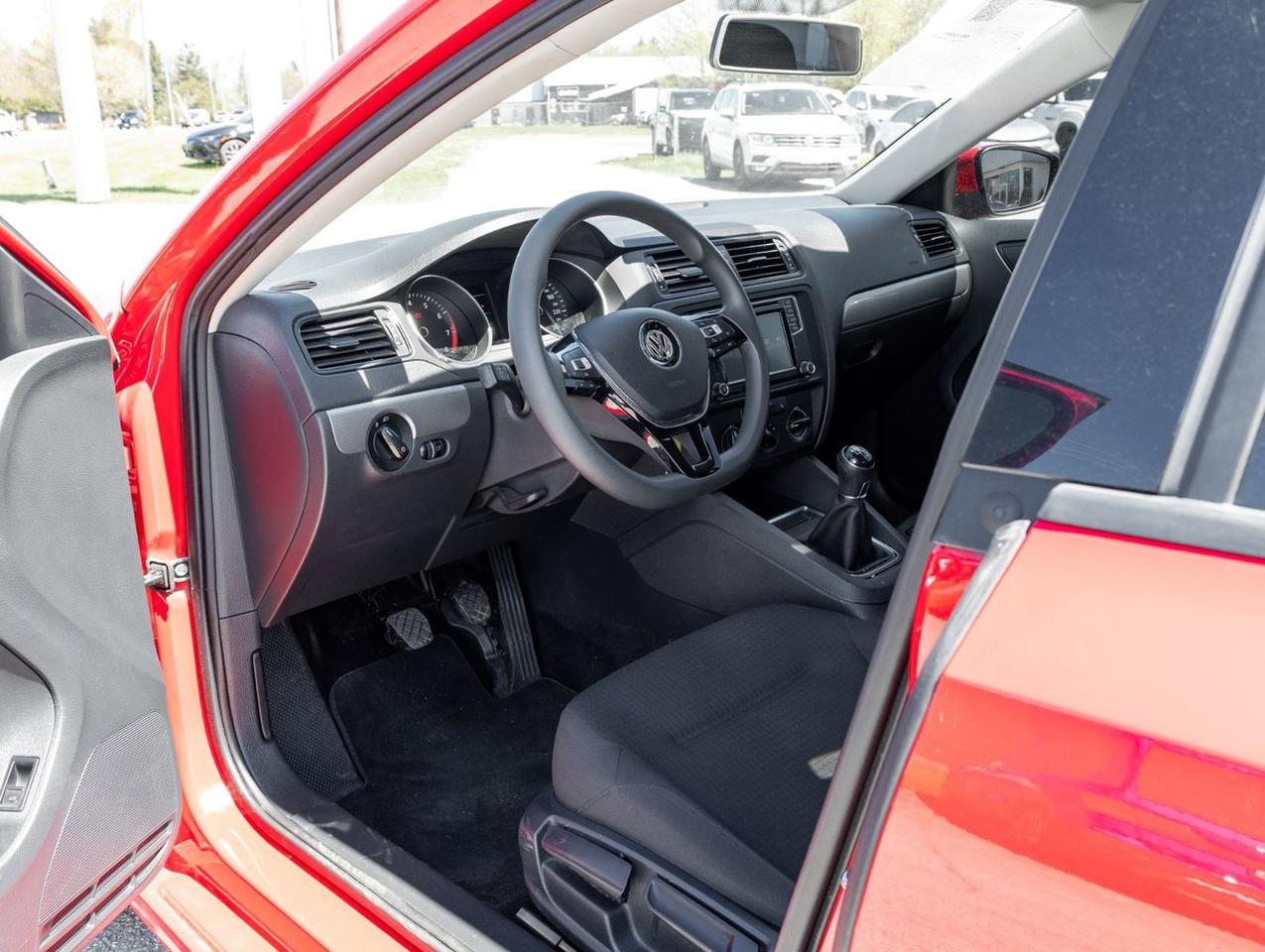 2017 Volkswagen Jetta Sedan Trendline+ Photo