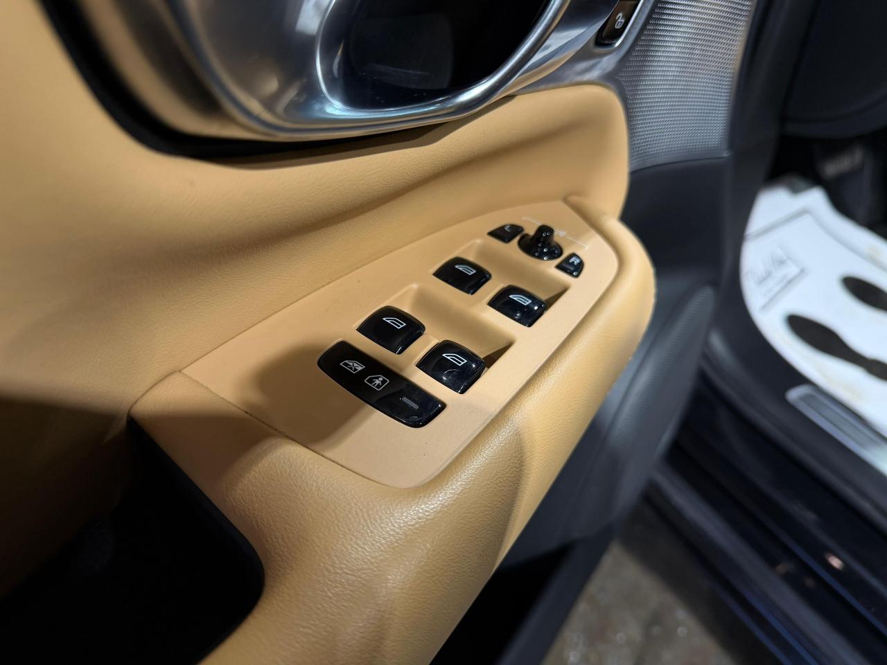 2022 Volvo XC90 T8 RECHARGE INSCRIPTION/ONE OWNER/CLEAN CARFAX Photo