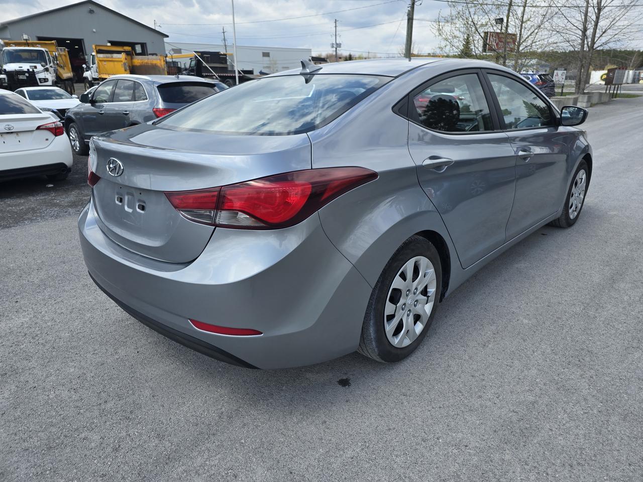 2015 Hyundai Elantra GL Photo4