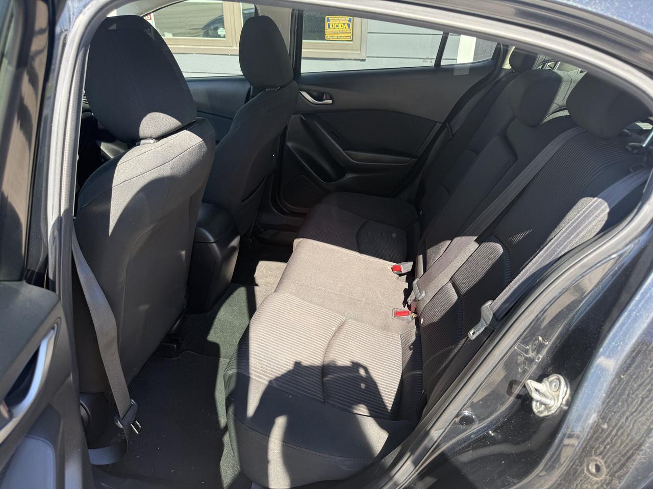 2015 Mazda MAZDA3 i Touring Photo
