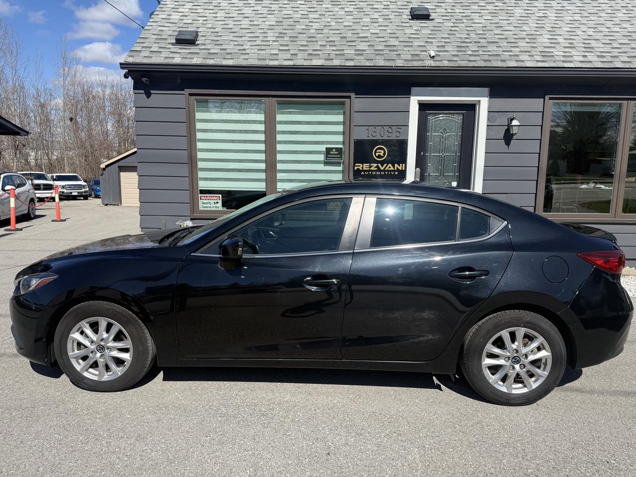 2015 Mazda MAZDA3 i Touring Photo
