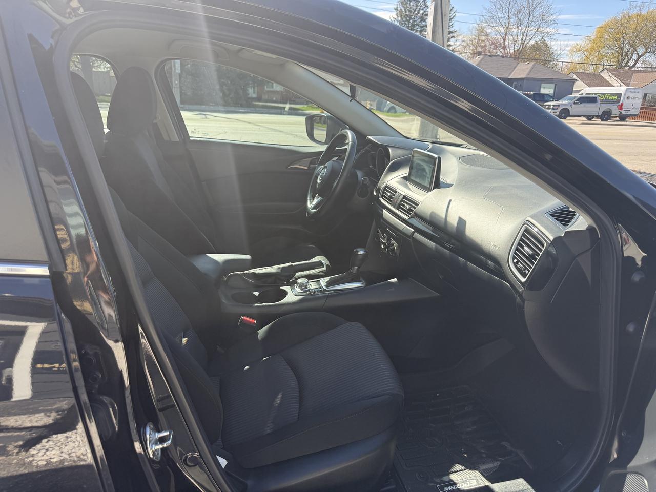 2015 Mazda MAZDA3 i Touring Photo