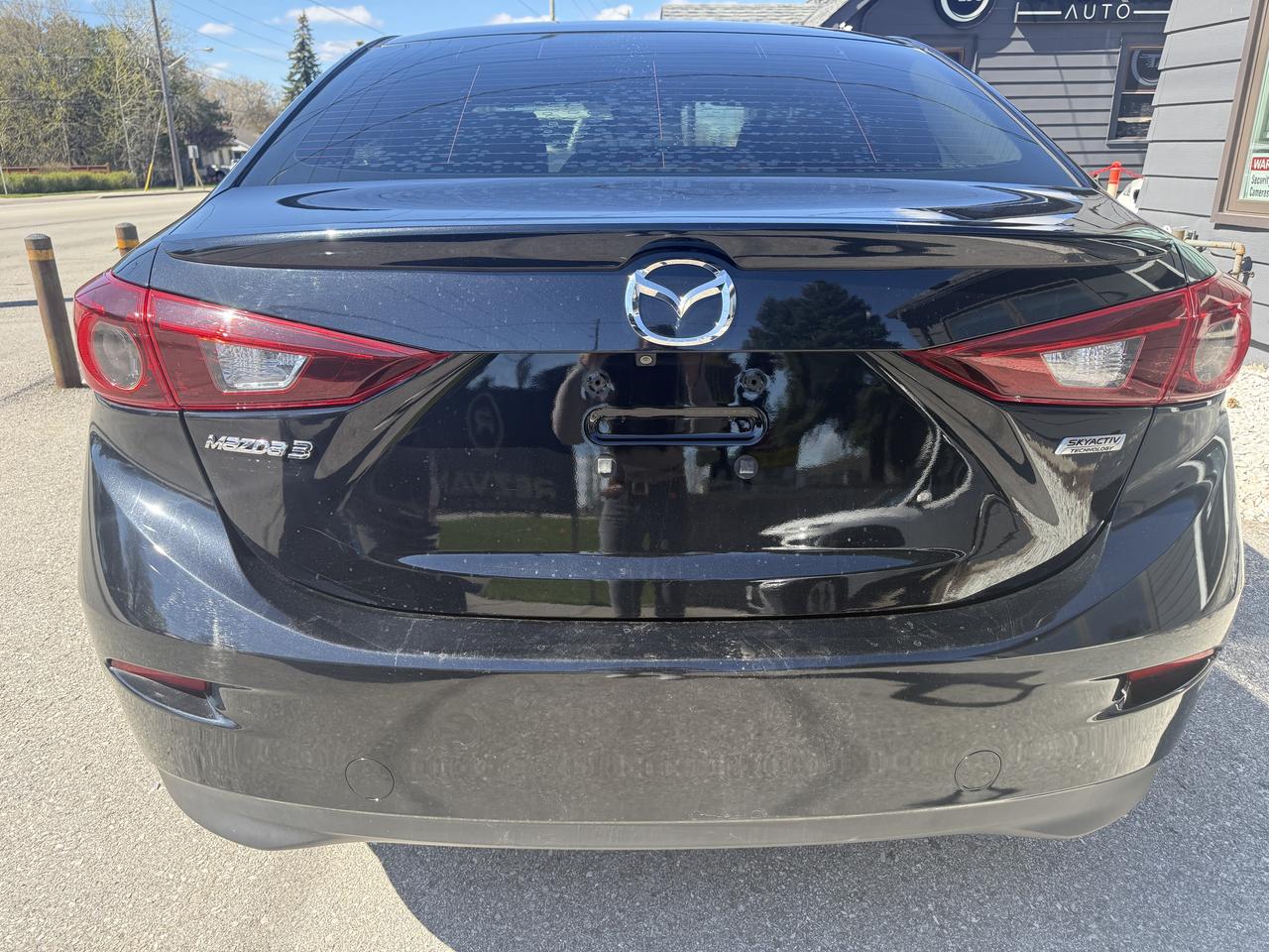 2015 Mazda MAZDA3 i Touring Photo