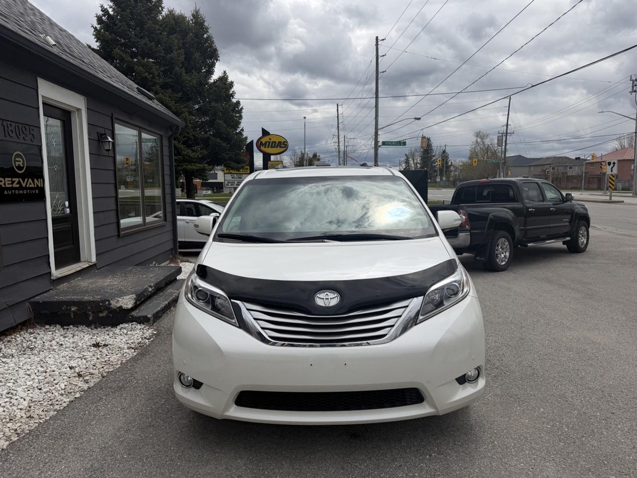 2016 Toyota Sienna LIMITED Photo3