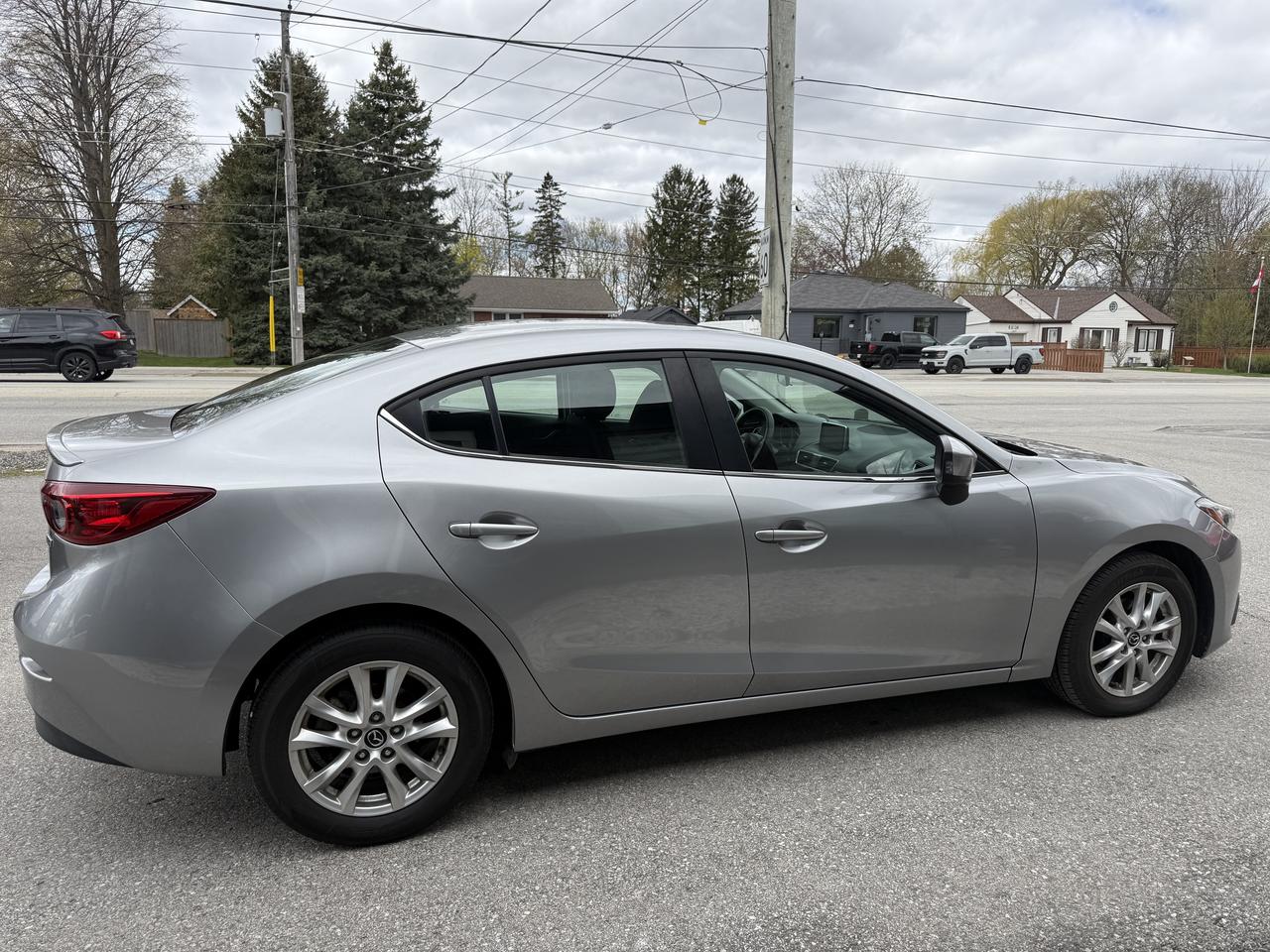 2014 Mazda MAZDA3 i Touring Photo