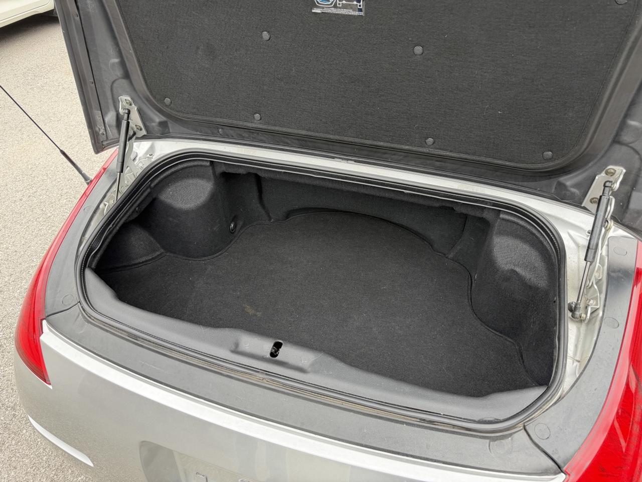 2004 Nissan 350Z  Photo