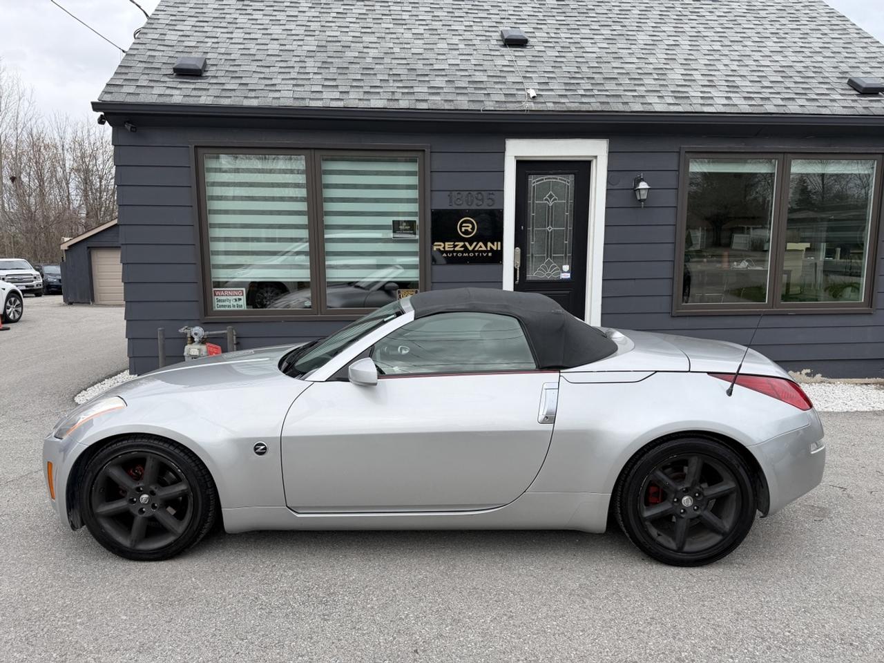 2004 Nissan 350Z  Photo