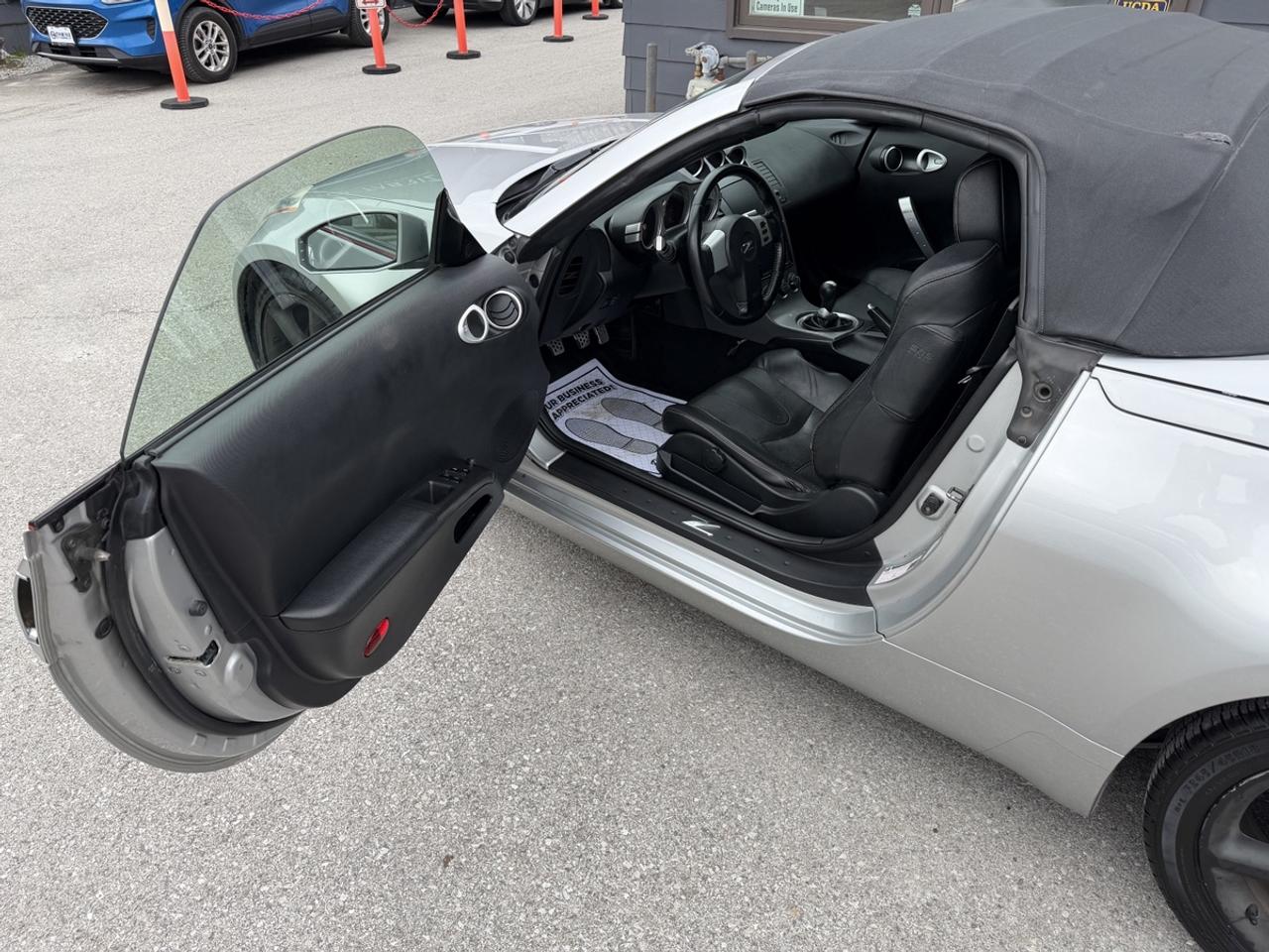 2004 Nissan 350Z  Photo