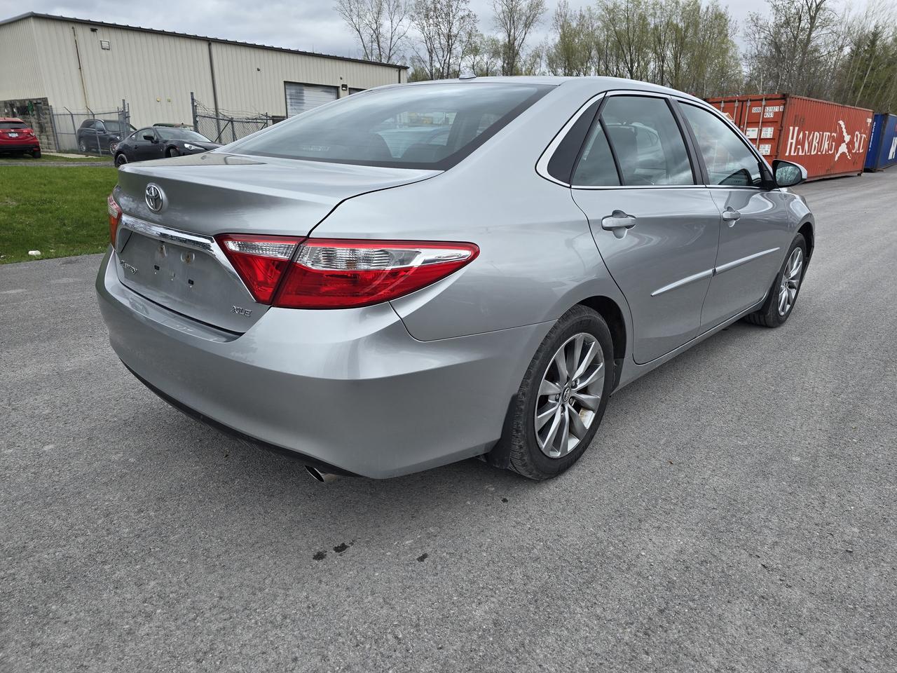 2016 Toyota Camry XLE Photo