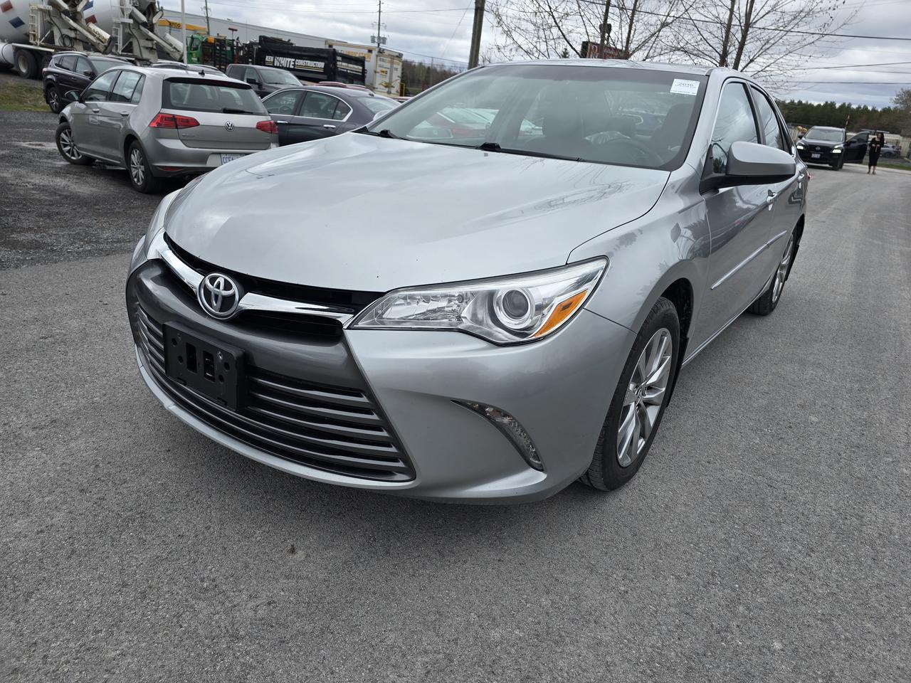 2016 Toyota Camry XLE Photo