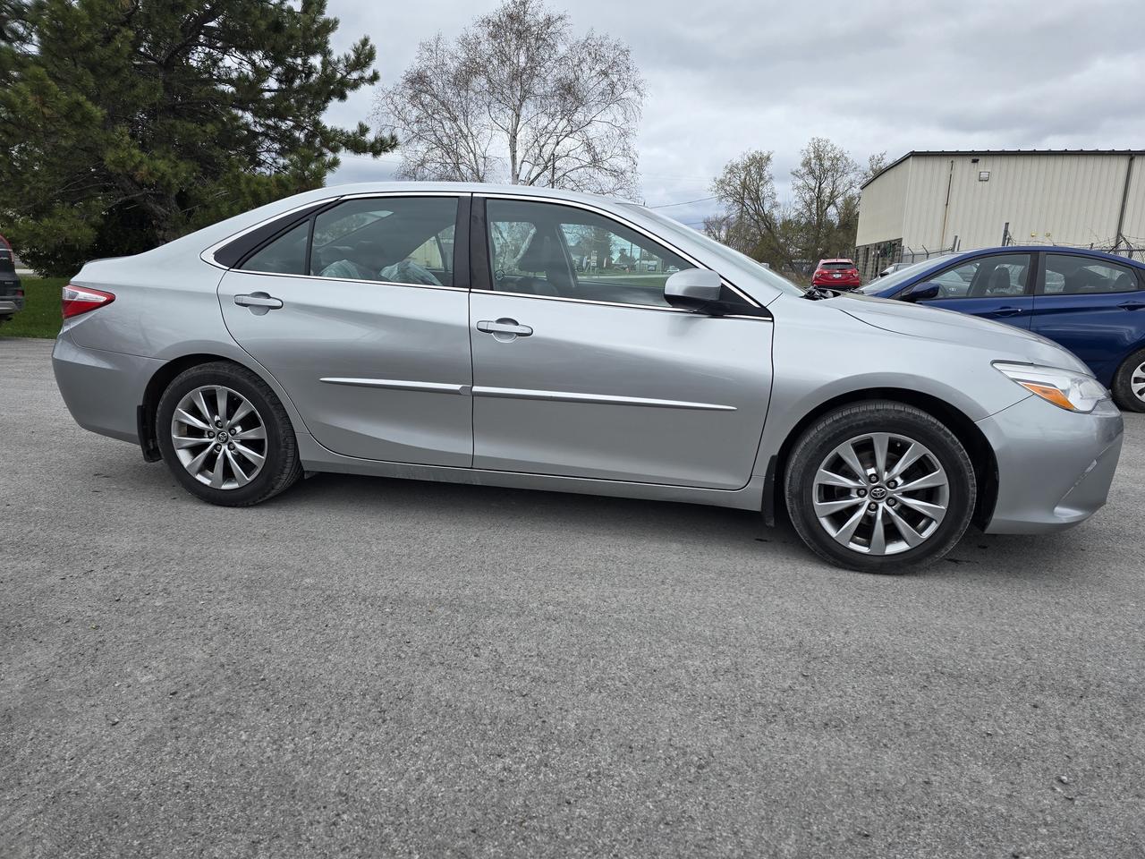 2016 Toyota Camry XLE Photo