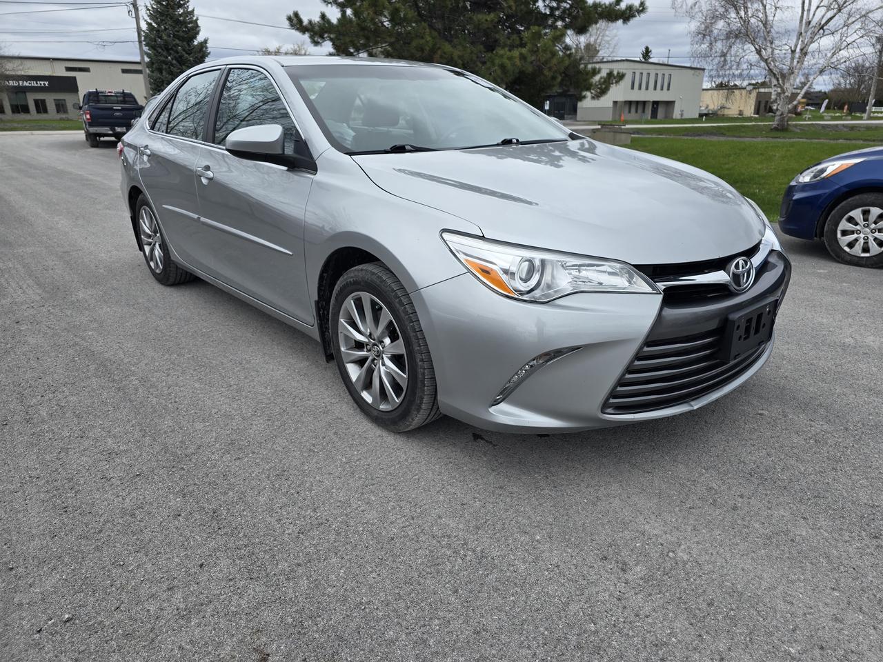 2016 Toyota Camry XLE Photo