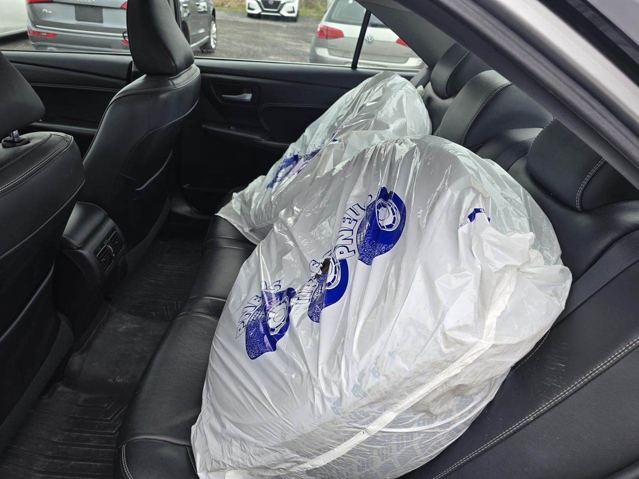 2016 Toyota Camry XLE Photo