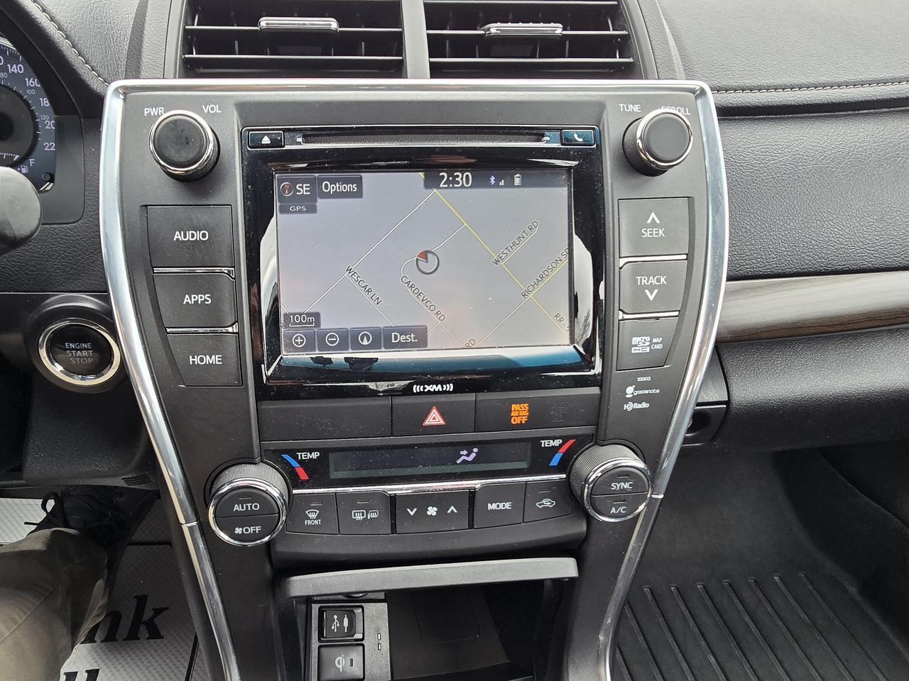 2016 Toyota Camry XLE Photo
