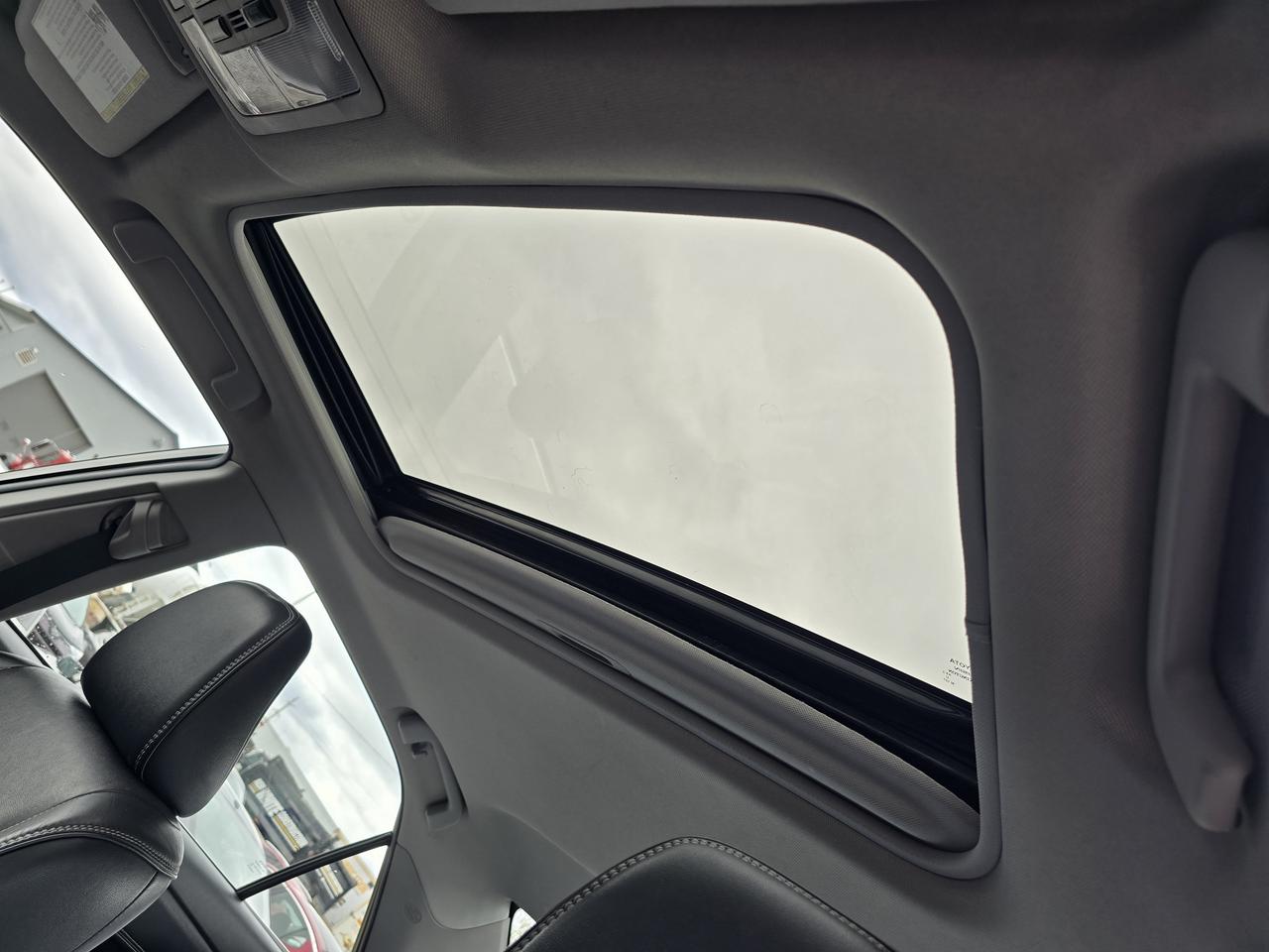 2016 Toyota Camry XLE Photo