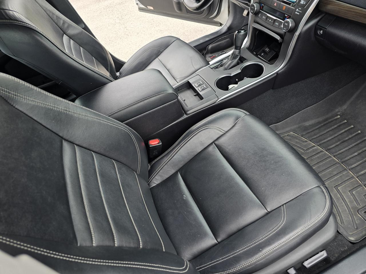 2016 Toyota Camry XLE Photo