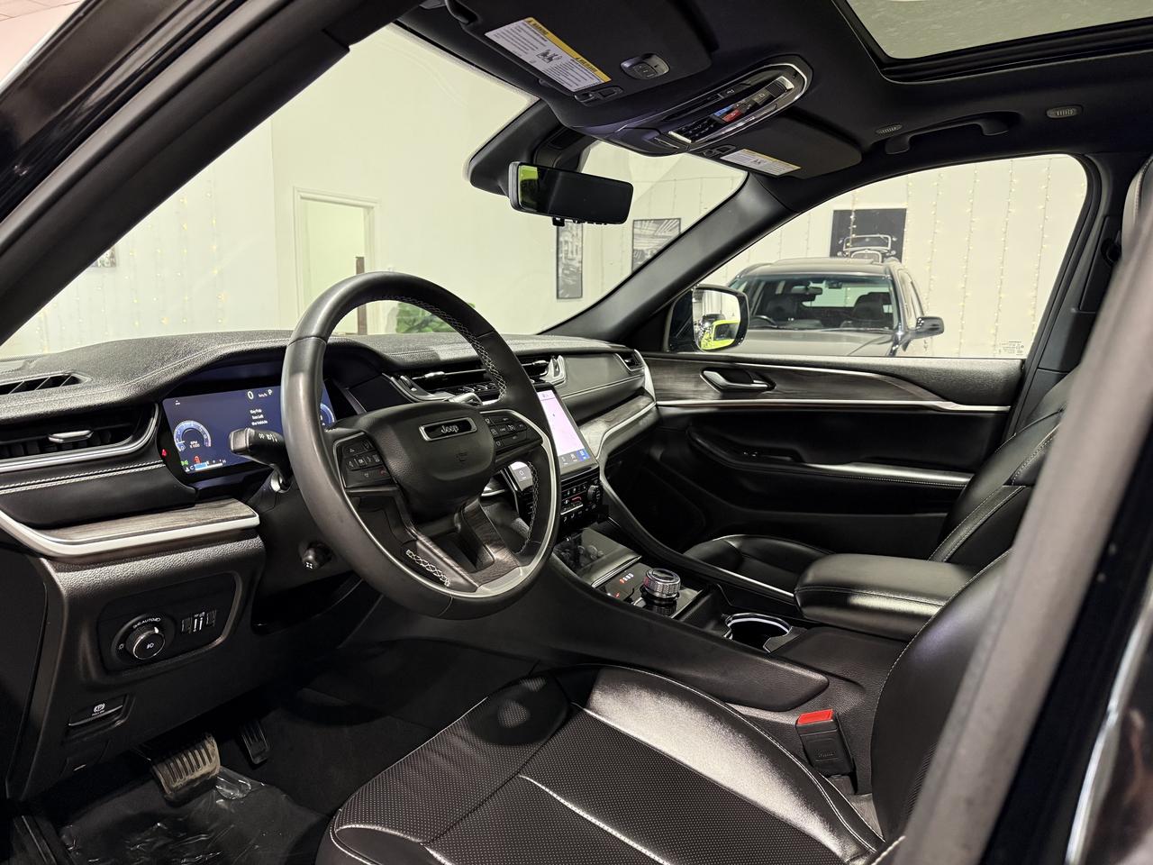 2024 Jeep Grand Cherokee Limited|Blacktop|Luxury Tech 3|Clean Carfax||Panar Photo