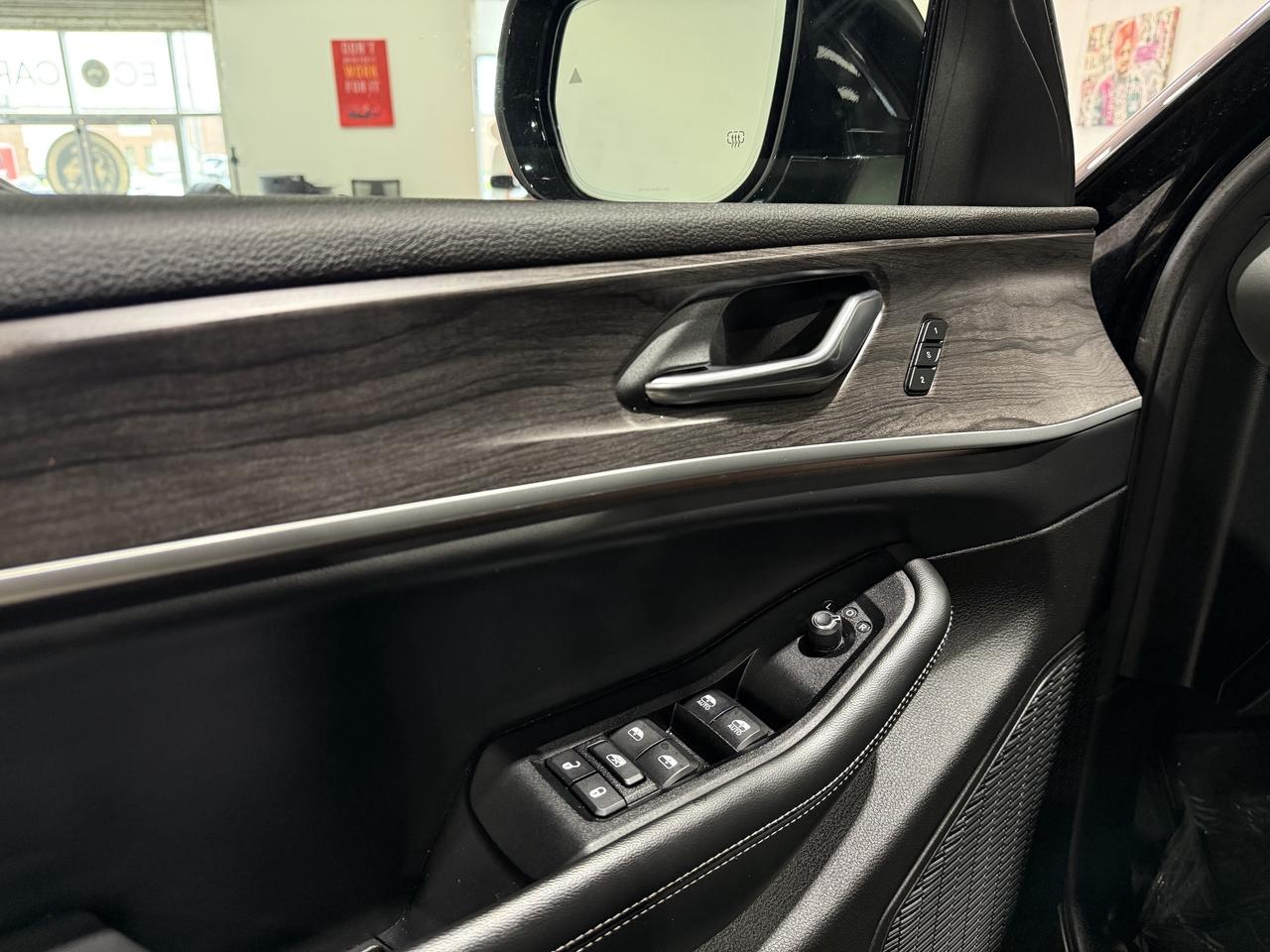 2024 Jeep Grand Cherokee Limited|Blacktop|Luxury Tech 3|Clean Carfax||Panar Photo