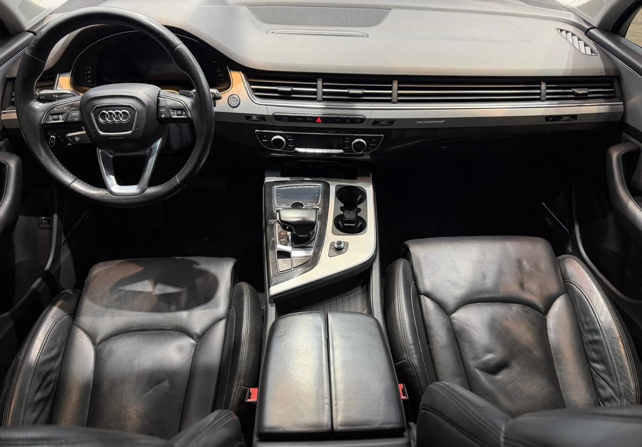 2017 Audi Q7 TECHNIK/MASSAGE SEATS/CLEAN TITLE/LOADED Photo