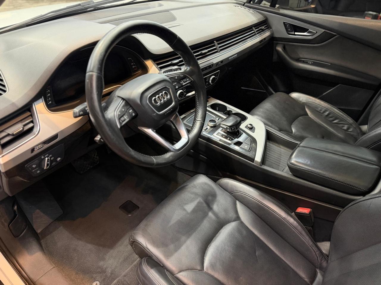 2017 Audi Q7 TECHNIK/MASSAGE SEATS/CLEAN TITLE/LOADED Photo