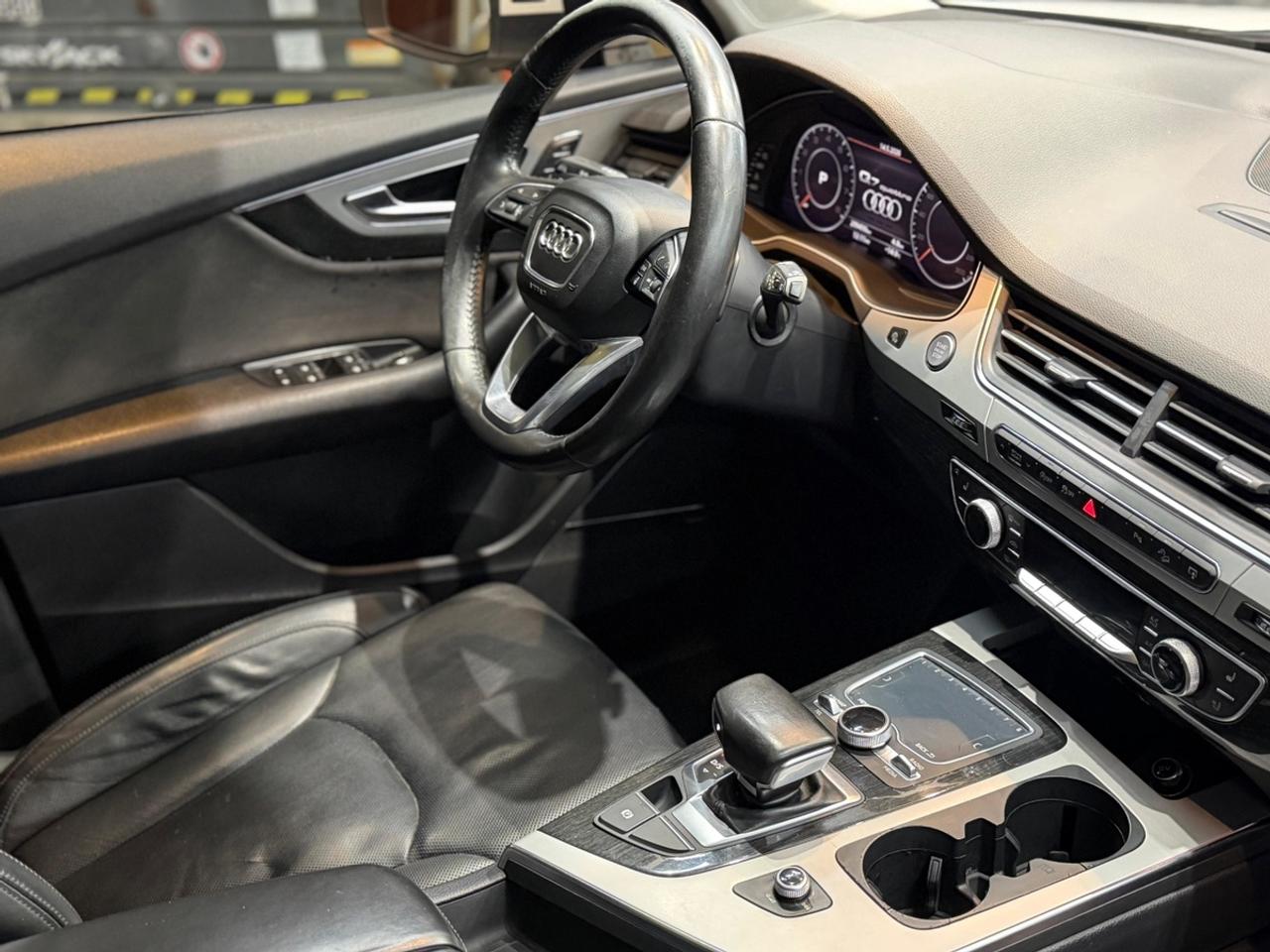 2017 Audi Q7 TECHNIK/MASSAGE SEATS/CLEAN TITLE/LOADED Photo