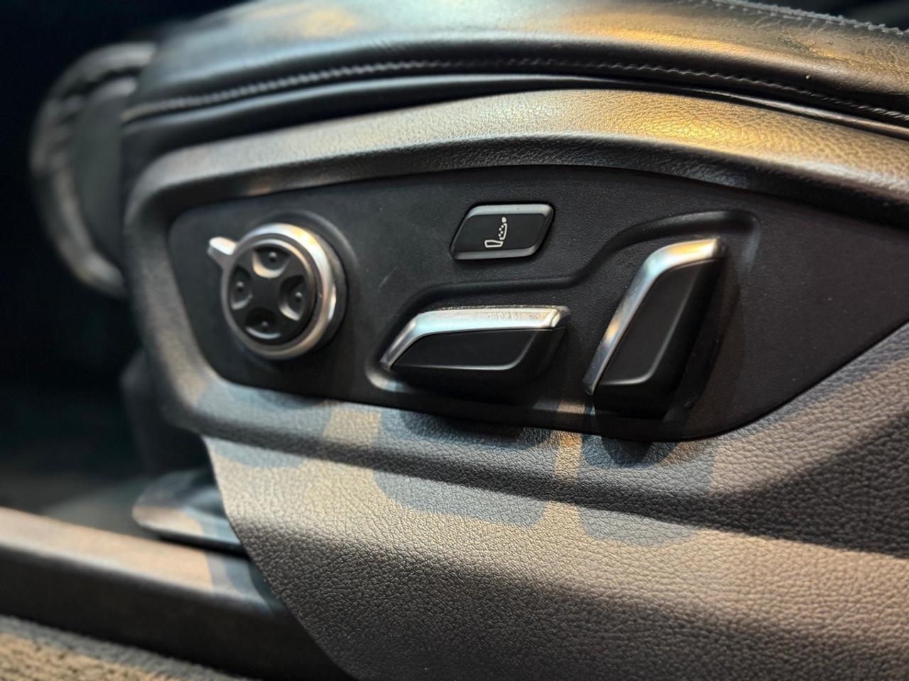 2017 Audi Q7 TECHNIK/MASSAGE SEATS/CLEAN TITLE/LOADED Photo