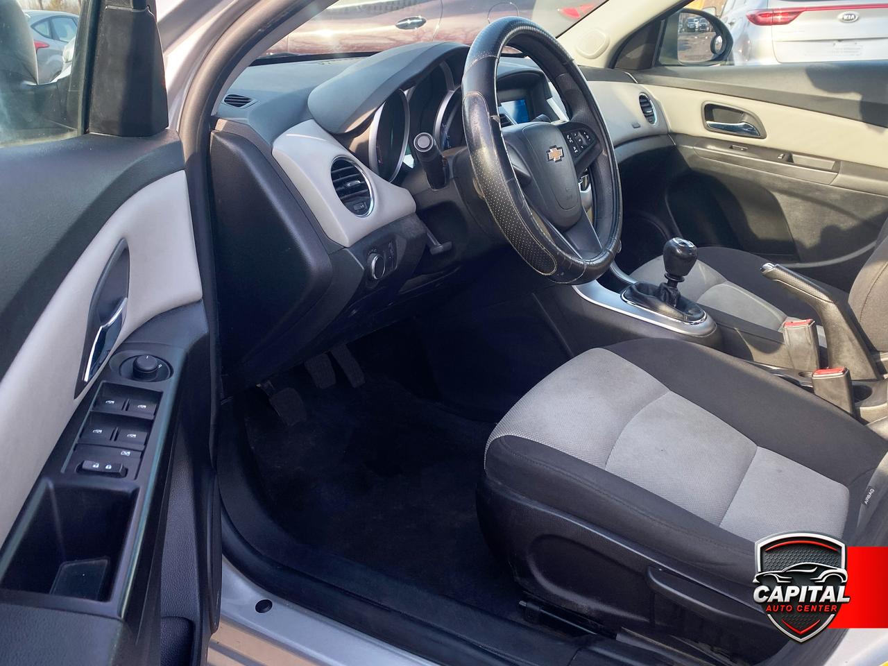2015 Chevrolet Cruze LS Photo