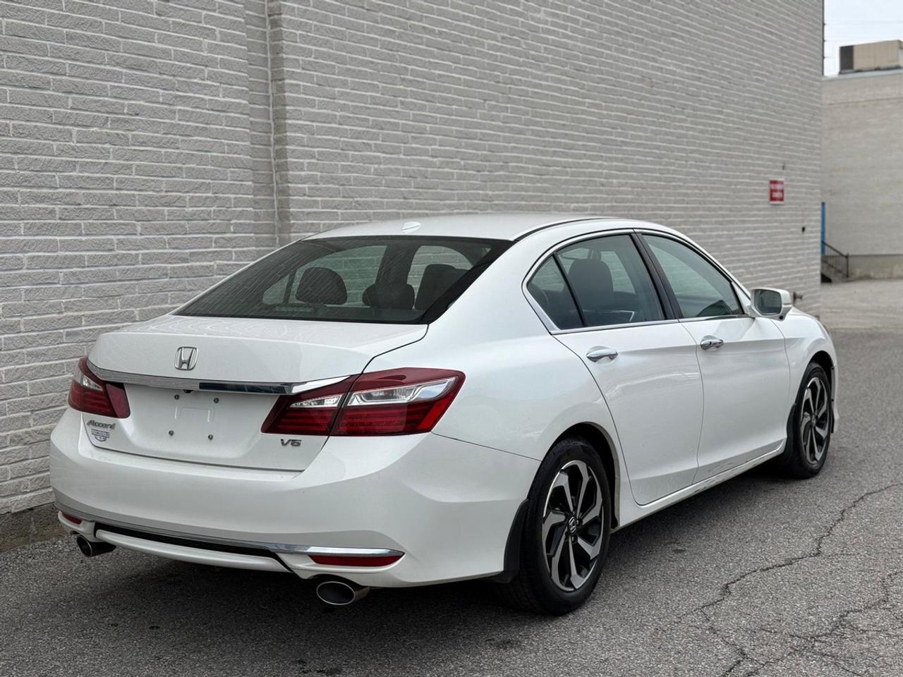 2017 Honda Accord EX-L Photo
