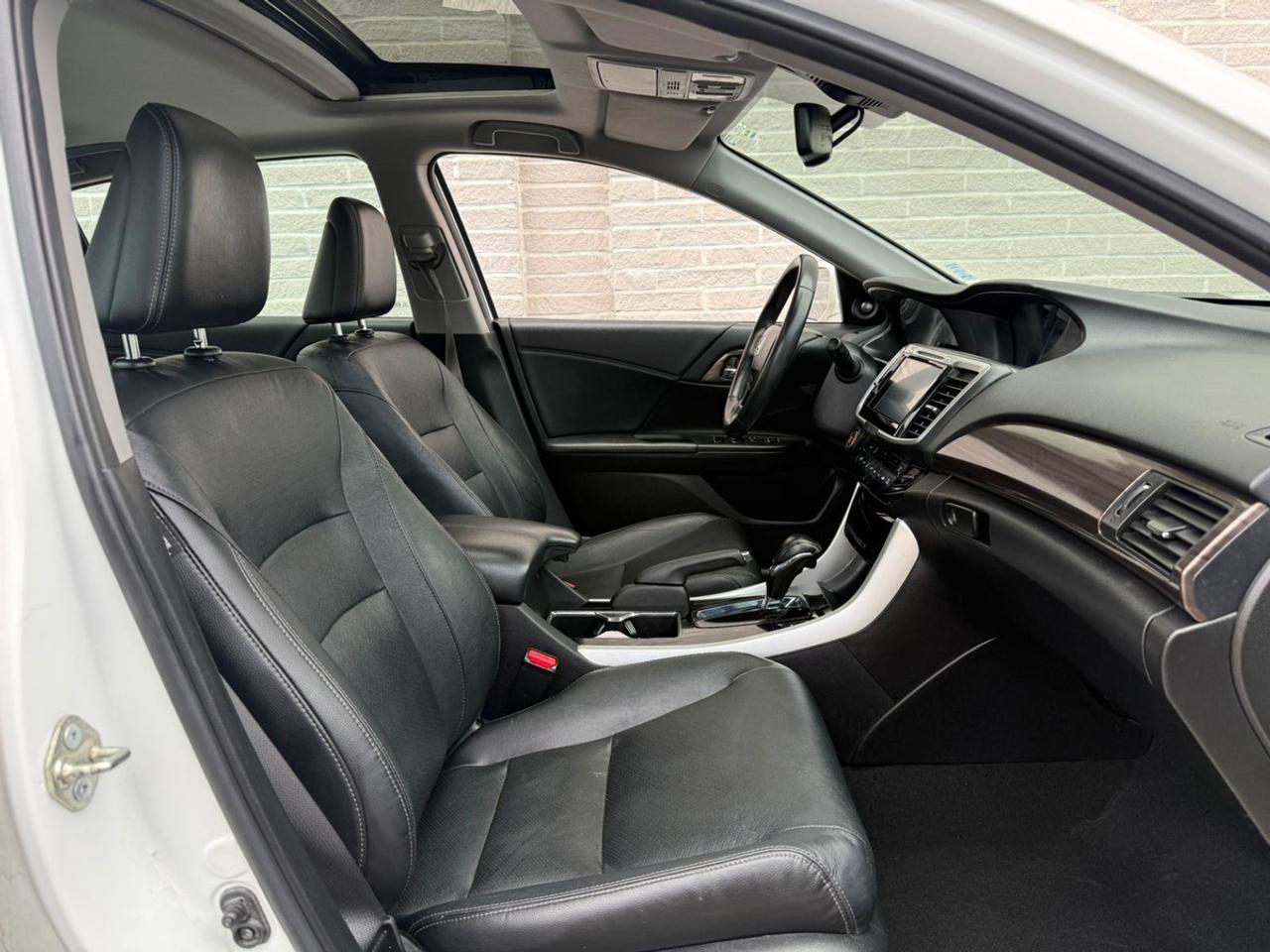 2017 Honda Accord EX-L Photo