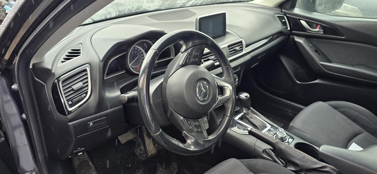 2015 Mazda MAZDA3 i Touring Photo