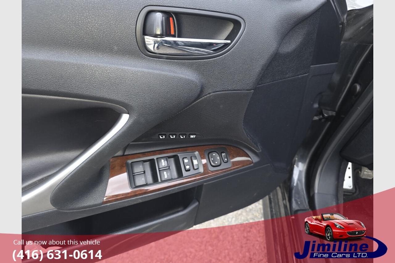 2010 Lexus IS 350C Photo